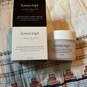 BNIB!! Lovescript Décolleté & Neck Cream